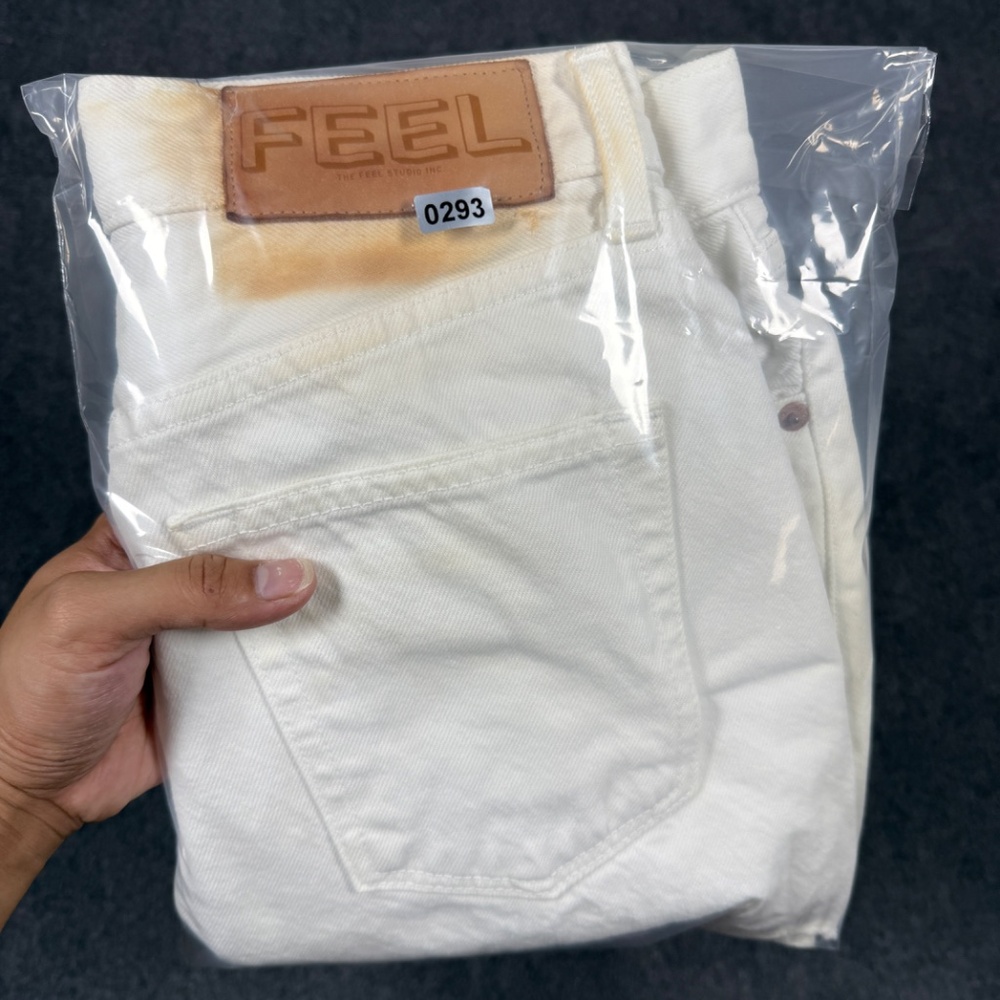 THE FEEL STUDIO THE WHITE BESSETTE SHORT Size 26 Button Fly White Denim 0293 - Picture 11 of 11